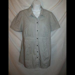 Motherhood Maternity sized M shirt light and airy.